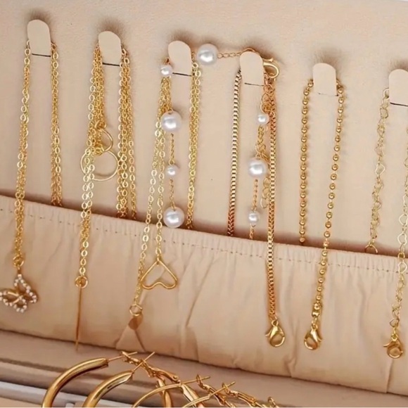 Limited Edition 86 Piece Jewelry Bundle Necklace Bracelet Ring Earrings. New! - Picture 2 of 5